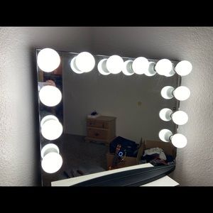 Vanity mirror